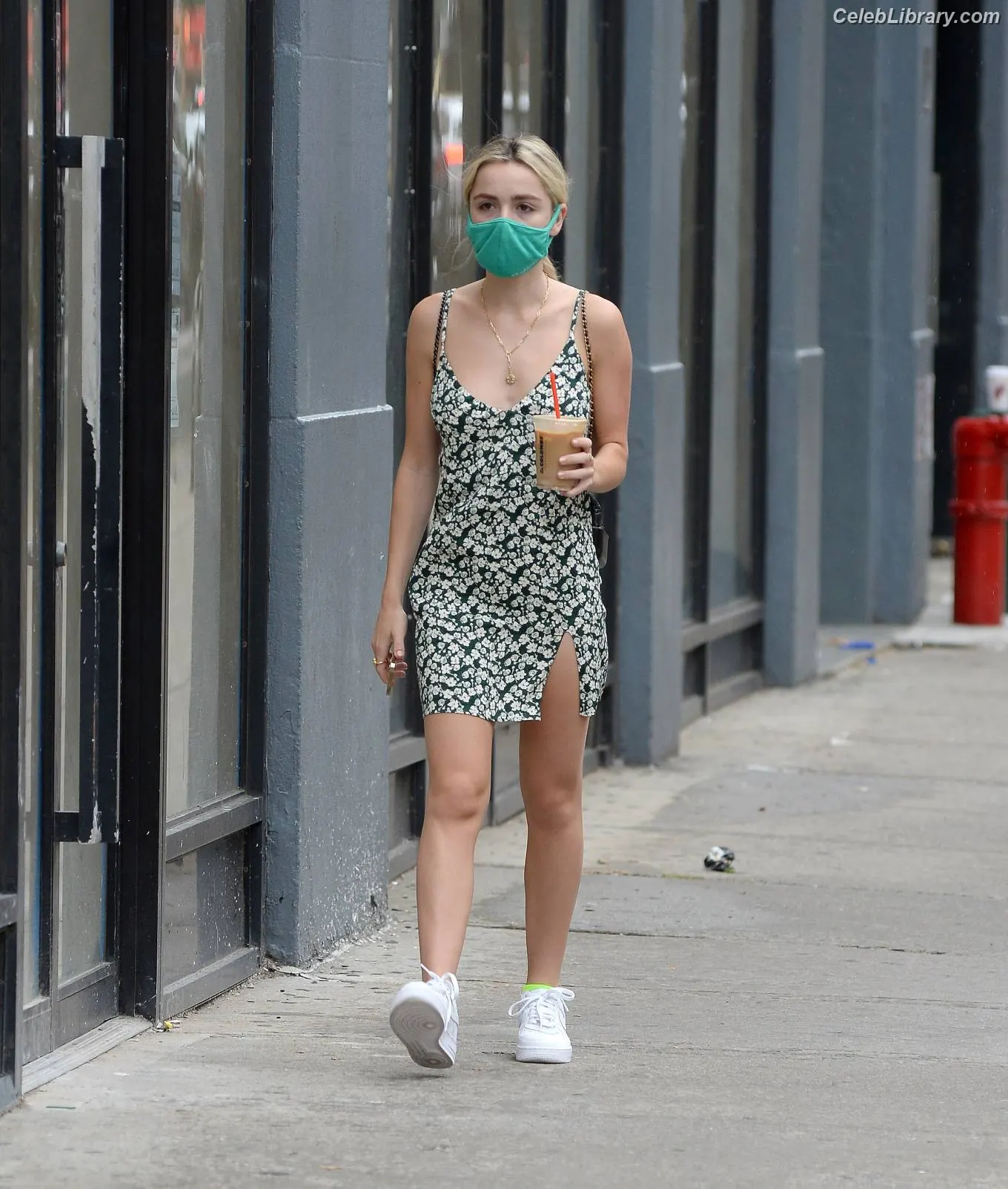Kiernan Shipka photo 16 of 2600