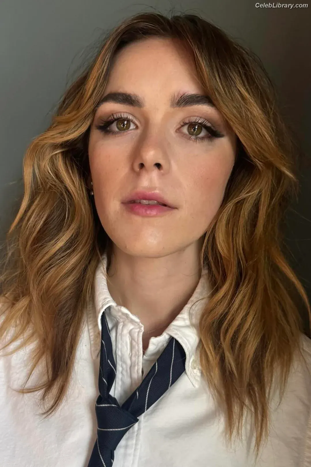 Kiernan Shipka photo 22 of 2600