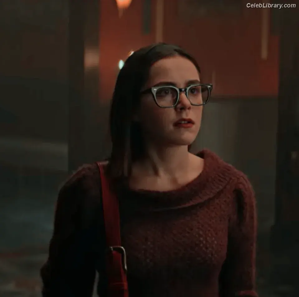 Kiernan Shipka photo 13 of 2600