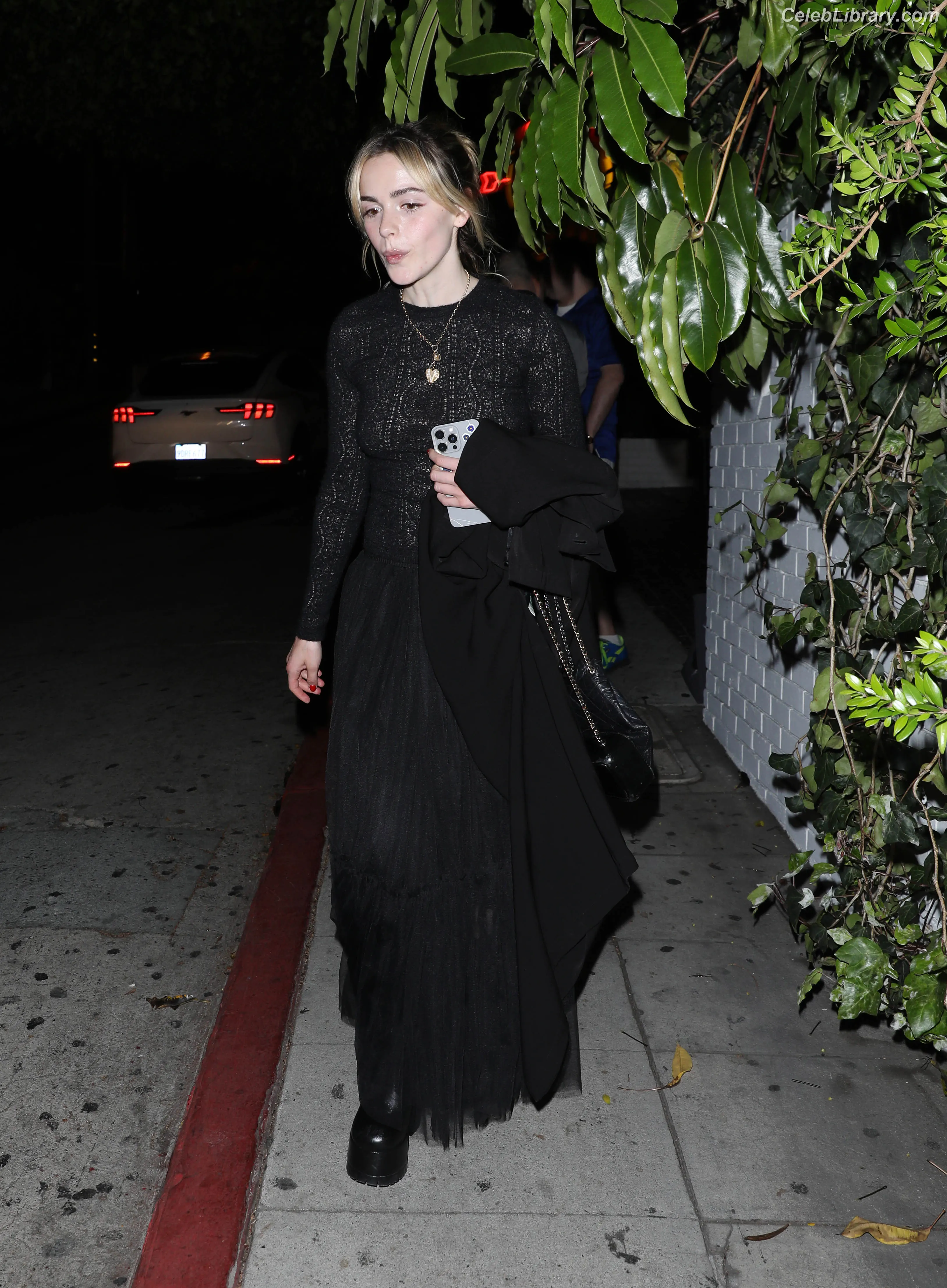 Kiernan Shipka photo 19 of 2600