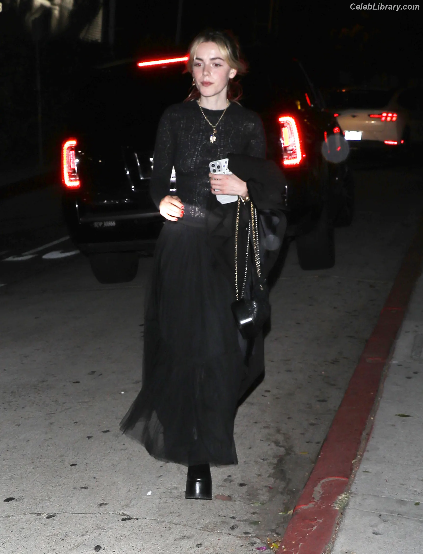 Kiernan Shipka photo 5 of 2600
