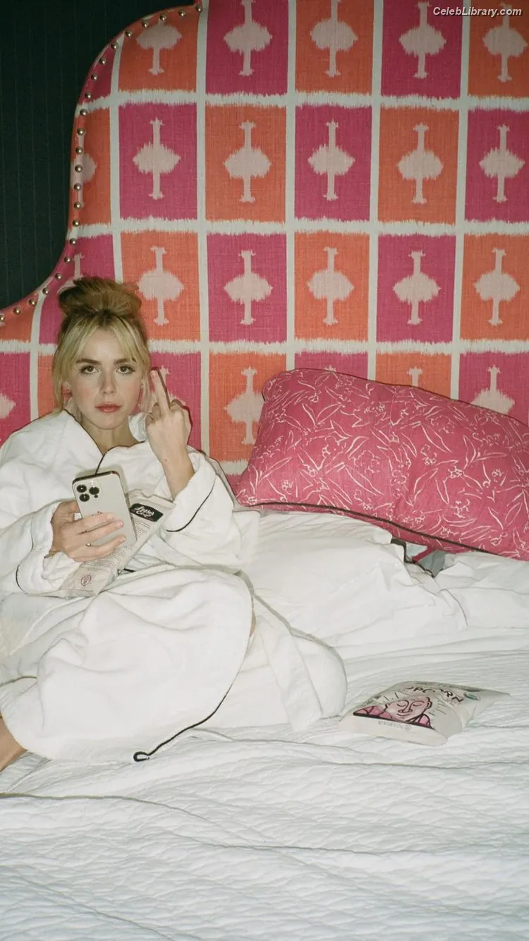 Kiernan Shipka photo 24 of 2600