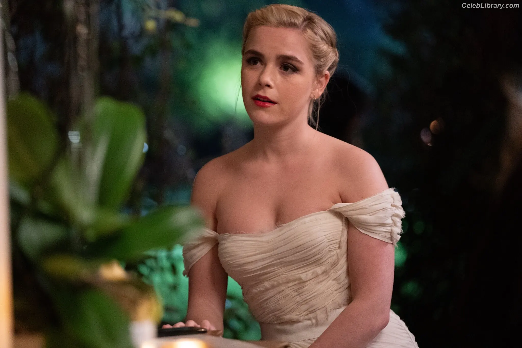 Kiernan Shipka photo 4 of 2600