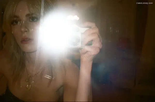 Kiernan Shipka photo 11 of 2600