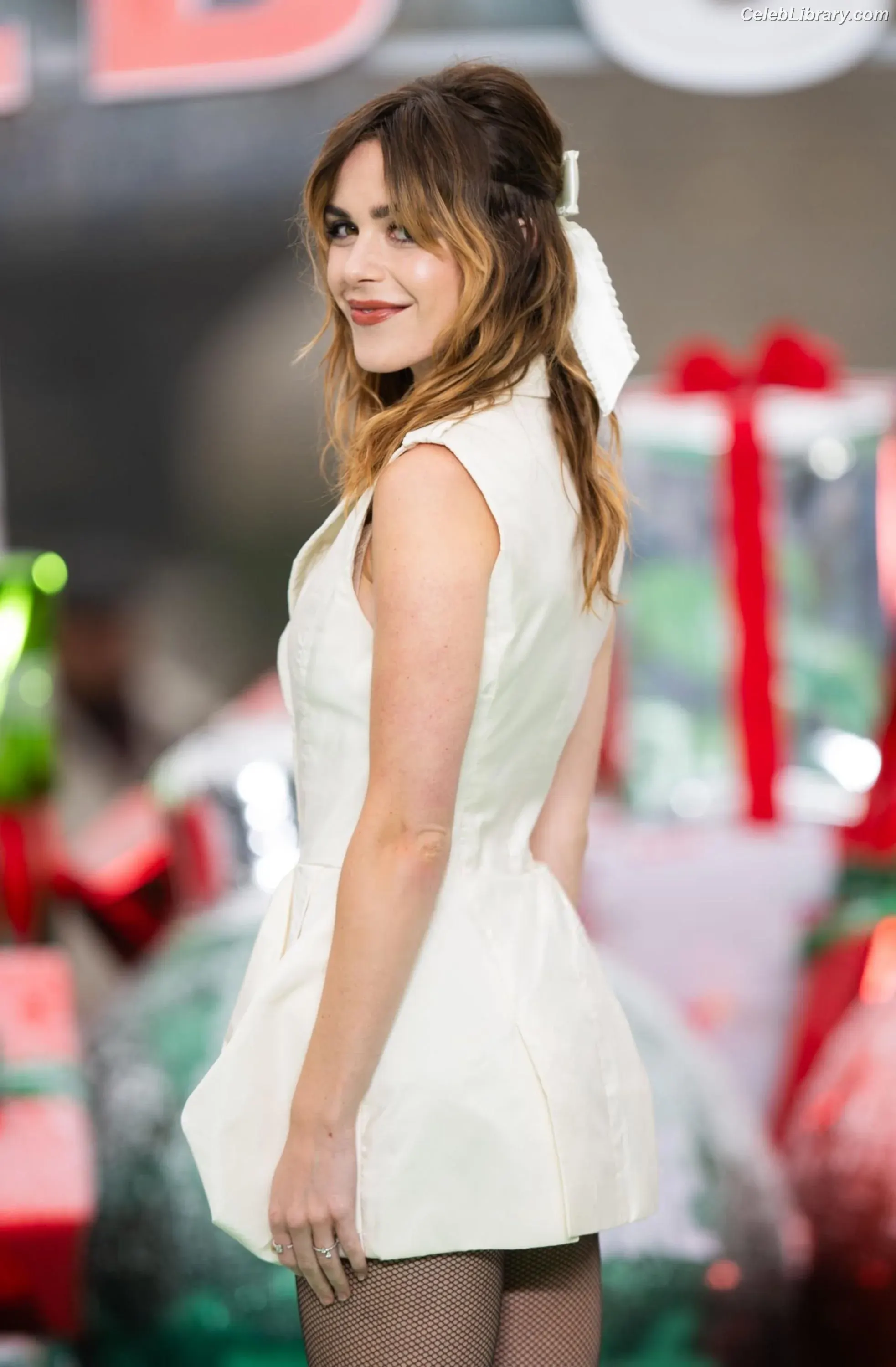 Kiernan Shipka photo 20 of 2600