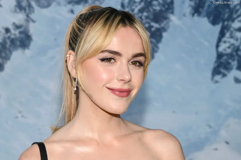 Kiernan Shipka photo 21 of 2601