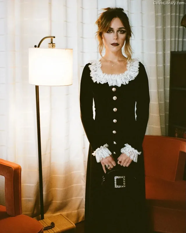 Kiernan Shipka photo 8 of 2601