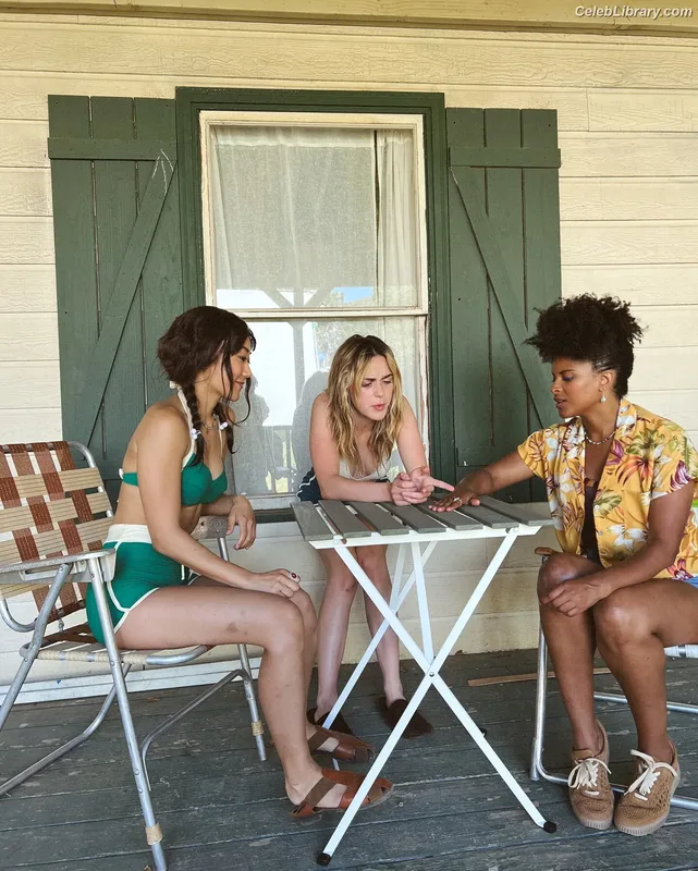 Kiernan Shipka photo 15 of 2601