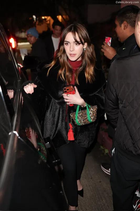 Kiernan Shipka photo 2 of 2601