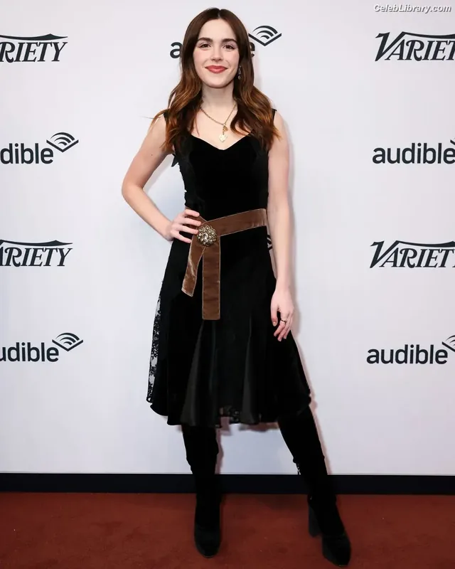 Kiernan Shipka photo 12 of 2601