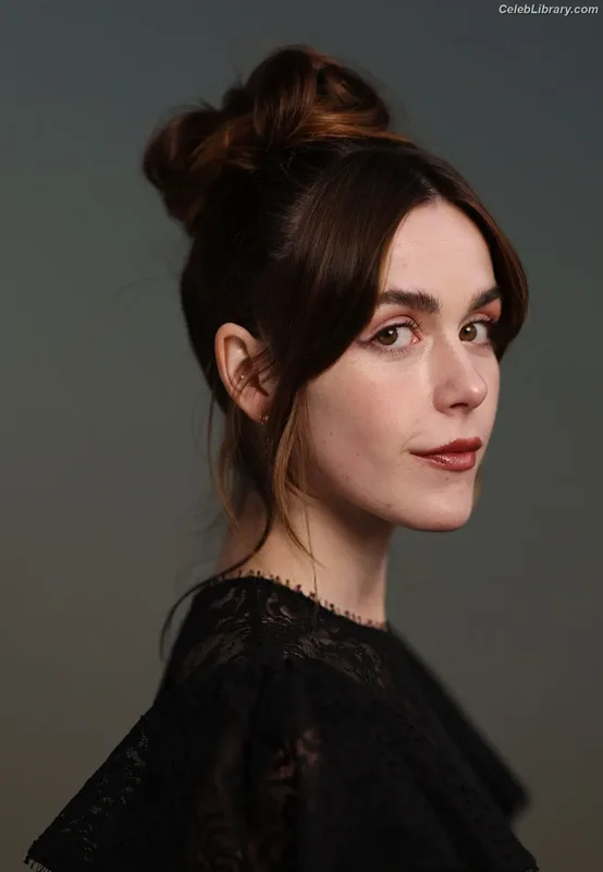 Kiernan Shipka photo 2 of 2601