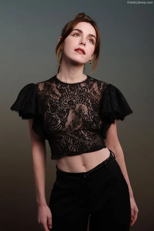 Kiernan Shipka photo 4 of 2601