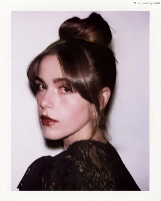 Kiernan Shipka photo 18 of 2601