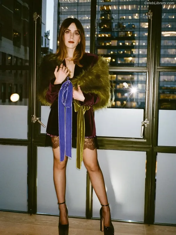 Kiernan Shipka photo 5 of 2601