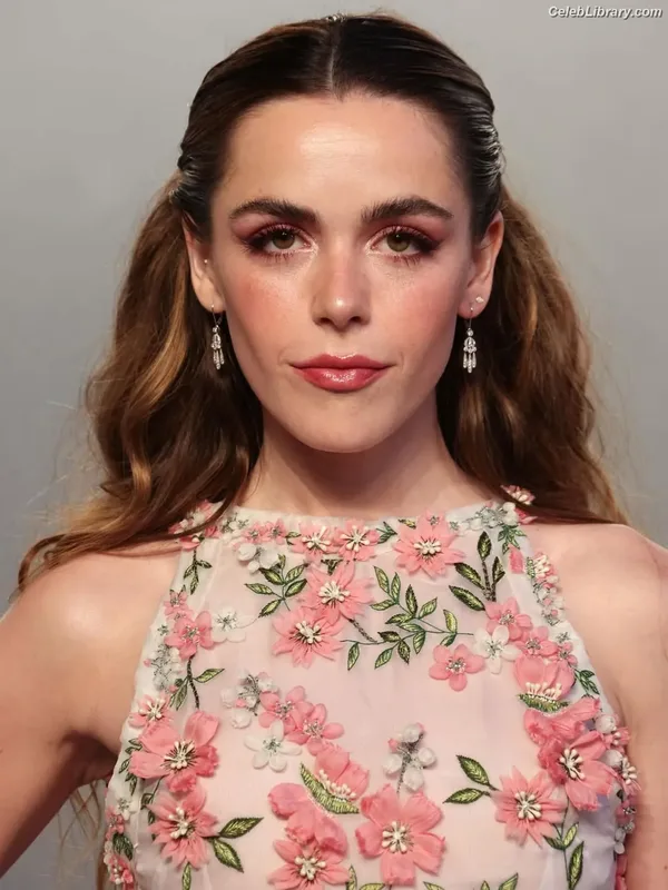 Kiernan Shipka photo 3 of 2601
