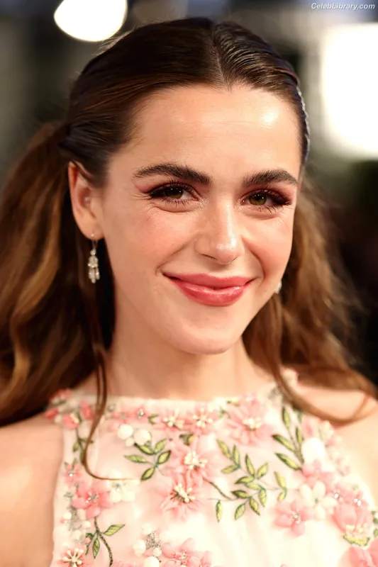Kiernan Shipka photo 4 of 2601