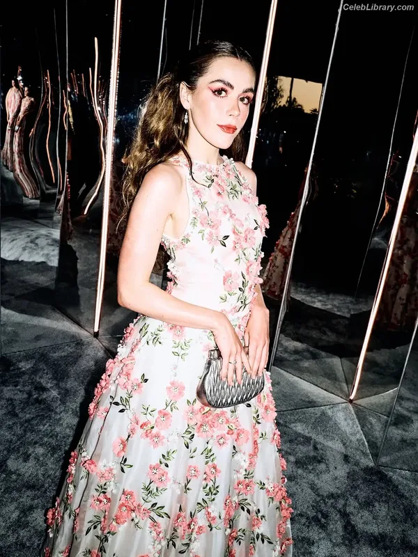 Kiernan Shipka photo 9 of 2601
