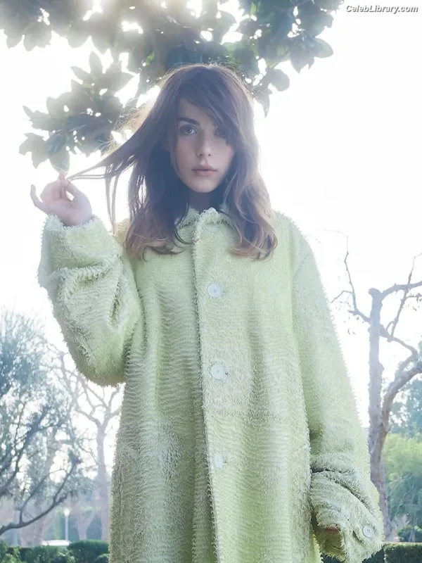 Kiernan Shipka photo 18 of 2601