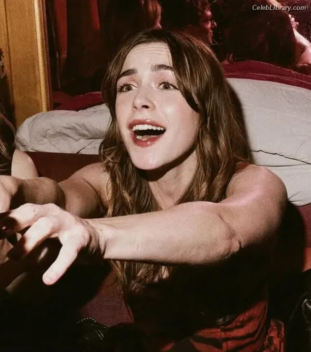 Kiernan Shipka photo 8 of 2601