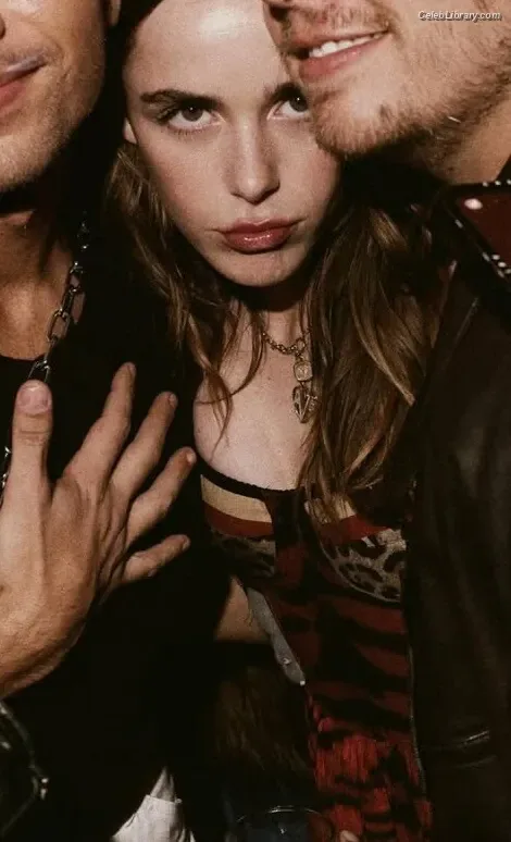 Kiernan Shipka photo 9 of 2601