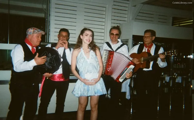Kiernan Shipka photo 22 of 2601