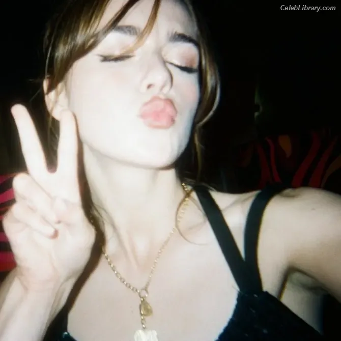Kiernan Shipka photo 23 of 2601