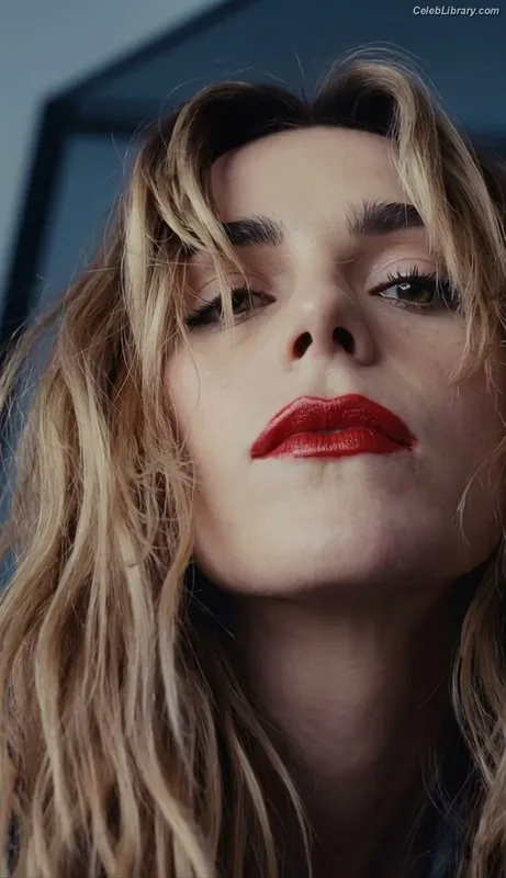 Kiernan Shipka photo 5 of 2601