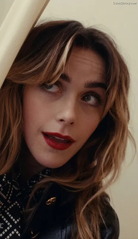 Kiernan Shipka photo 6 of 2601