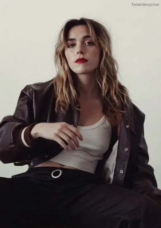 Kiernan Shipka photo 7 of 2601