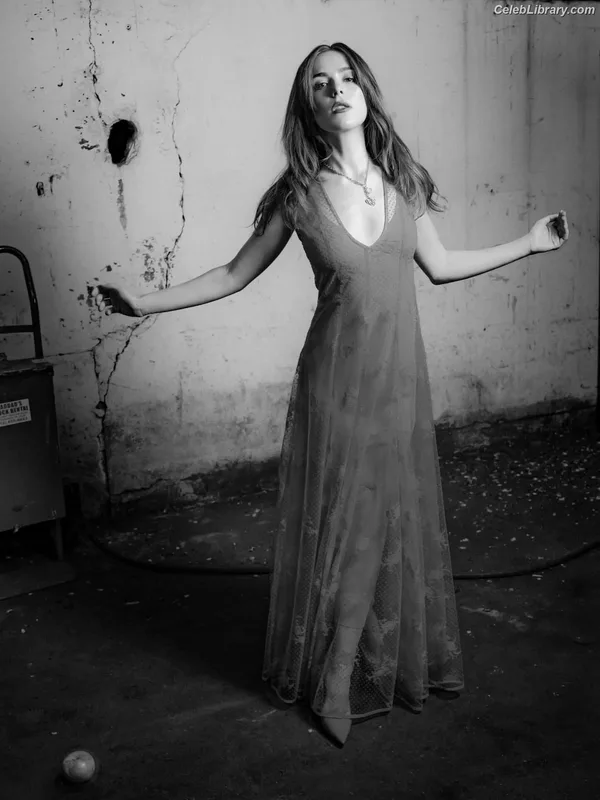 Kiernan Shipka photo 10 of 2601