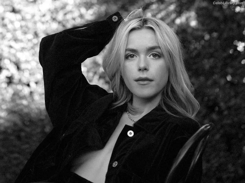 Kiernan Shipka photo 3 of 2601