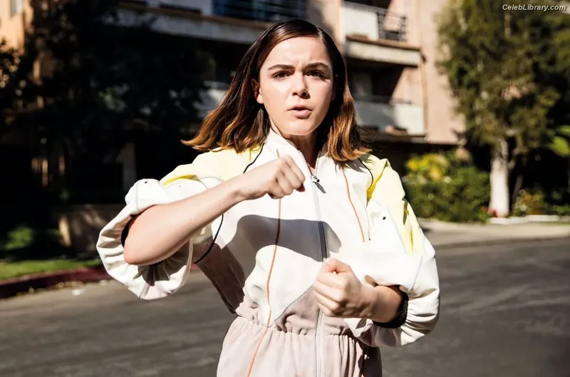 Kiernan Shipka photo 4 of 2601
