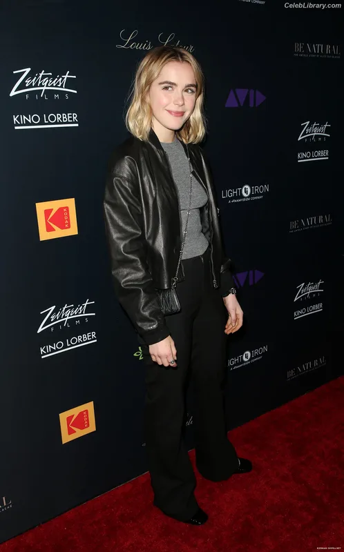 Kiernan Shipka photo 12 of 2601