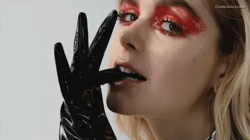 Kiernan Shipka photo 14 of 2601