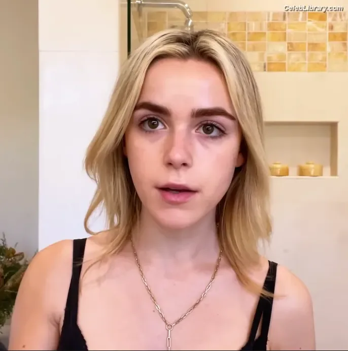 Kiernan Shipka photo 15 of 2601