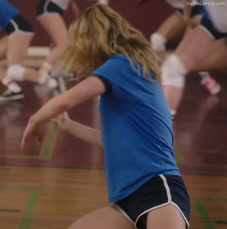 Kiernan Shipka photo 1 of 2601
