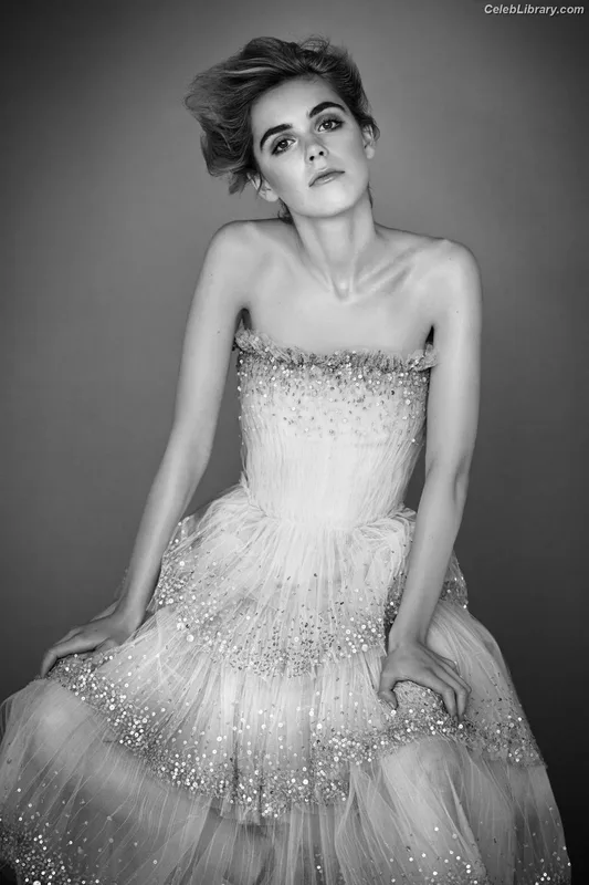 Kiernan Shipka photo 2 of 2601