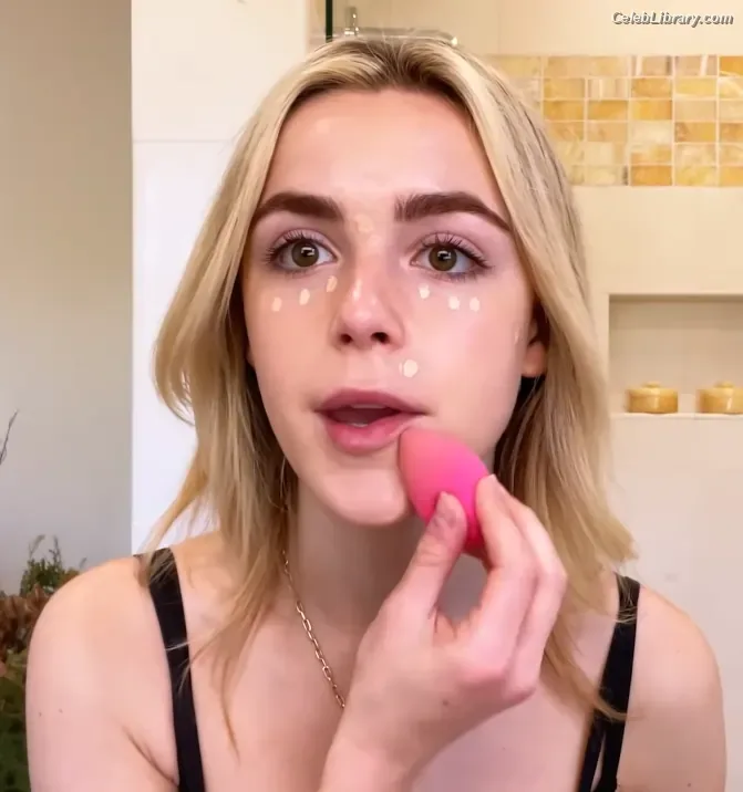 Kiernan Shipka photo 18 of 2601