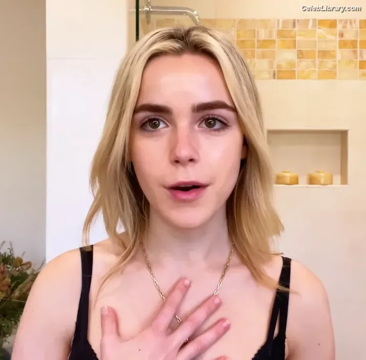 Kiernan Shipka photo 15 of 2601