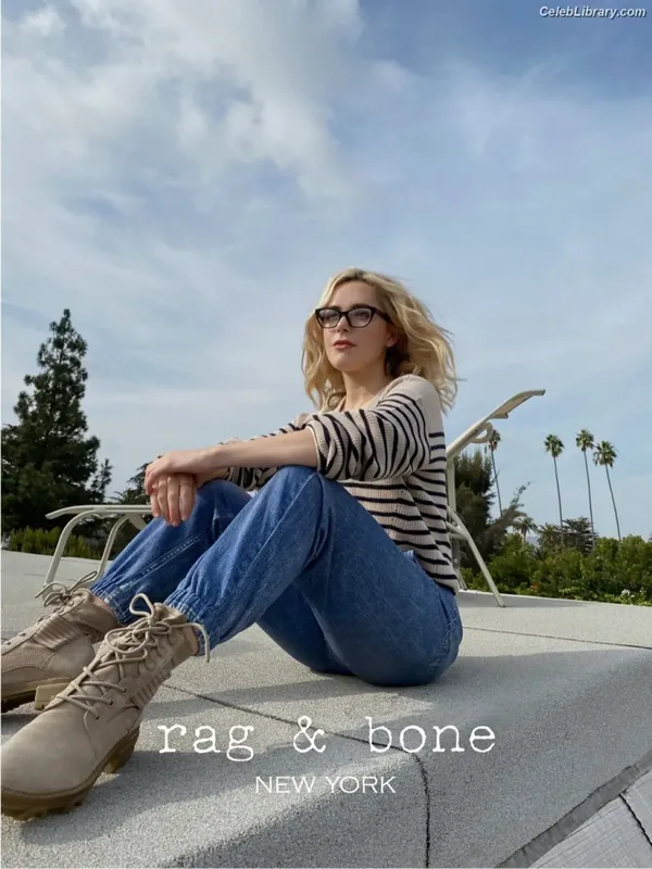 Kiernan Shipka photo 23 of 2601