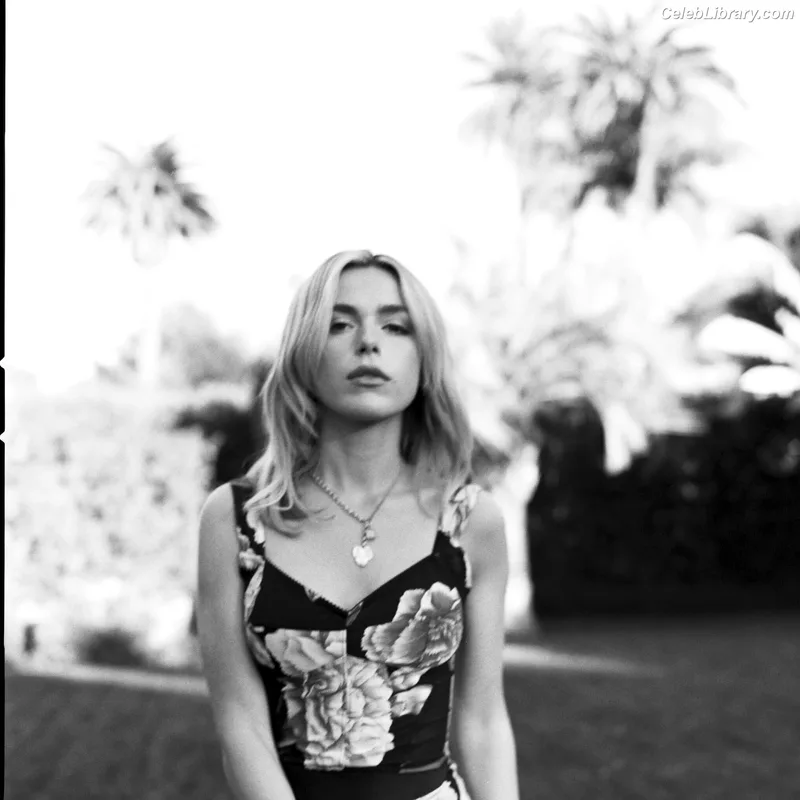 Kiernan Shipka photo 6 of 2601