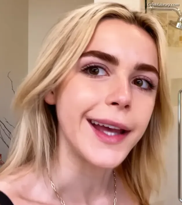 Kiernan Shipka photo 19 of 2601