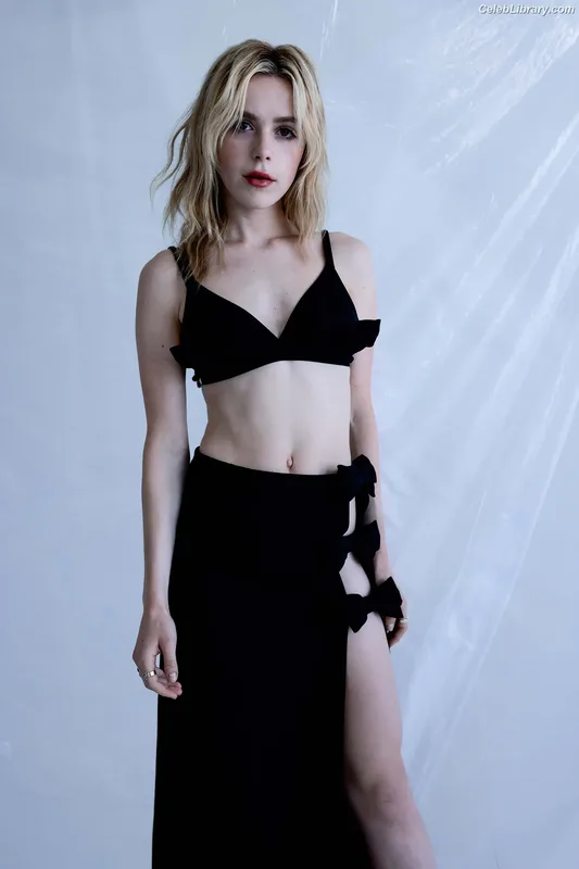 Kiernan Shipka photo 4 of 2601