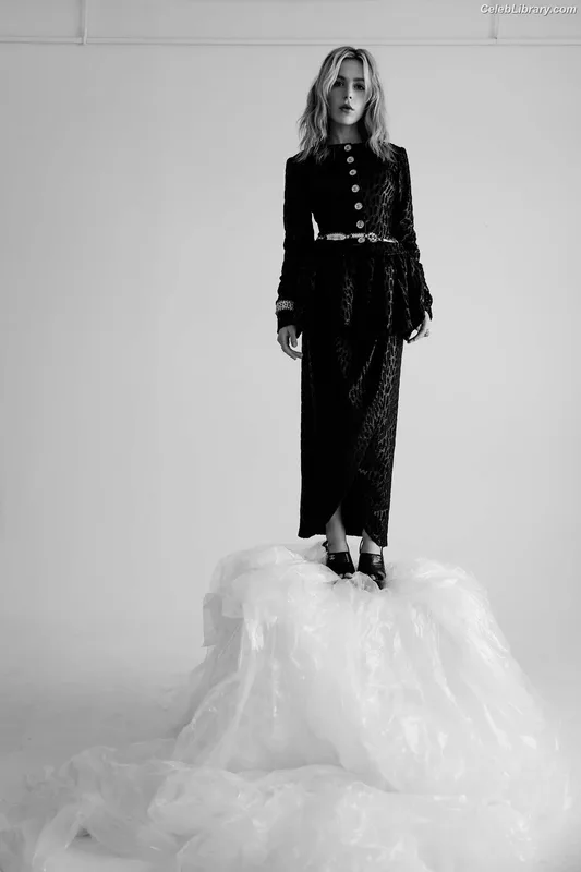 Kiernan Shipka photo 9 of 2601