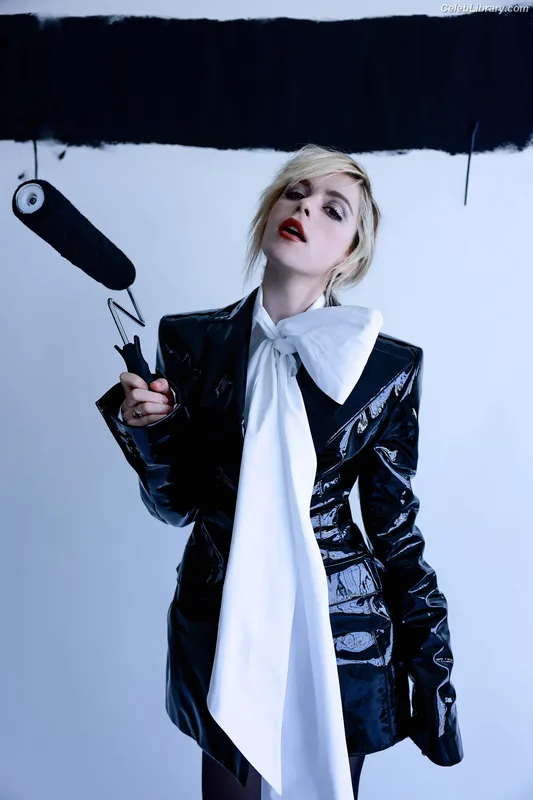 Kiernan Shipka photo 15 of 2601