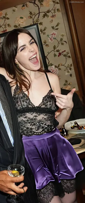 Kiernan Shipka photo 12 of 2601