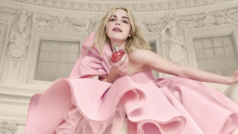 Kiernan Shipka photo 11 of 2601