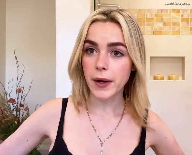Kiernan Shipka photo 21 of 2601