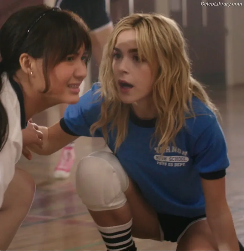 Kiernan Shipka photo 2 of 2601