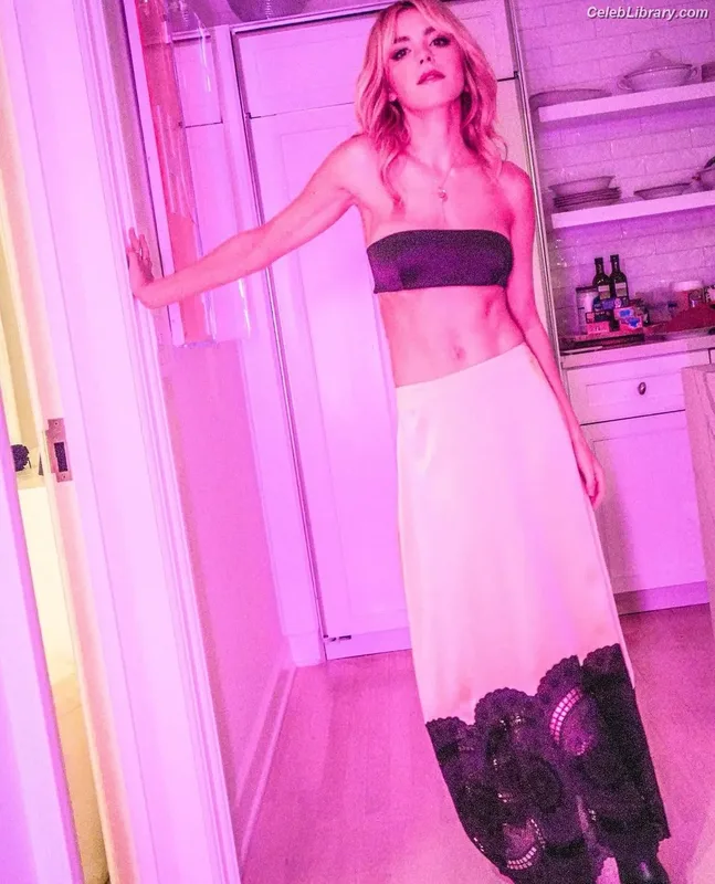 Kiernan Shipka photo 8 of 2601